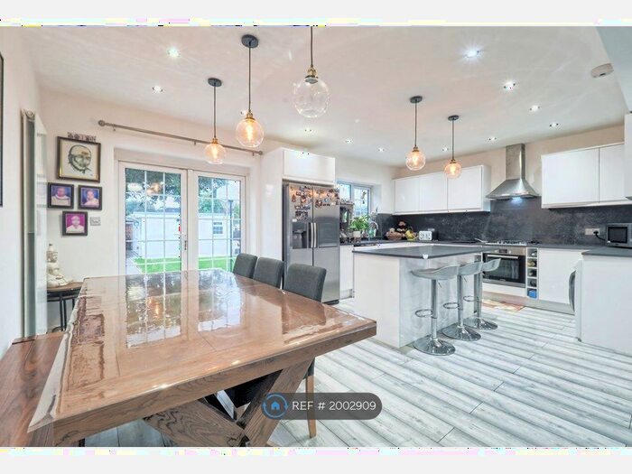 4 Bedroom Semi-Detached House To Rent In Mount Park Road, Pinner, HA5