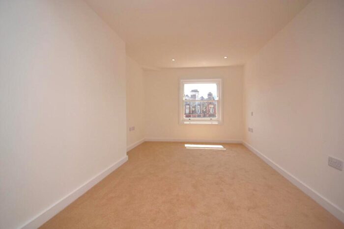 2 Bedroom Apartment To Rent In High Street, Reading, RG1