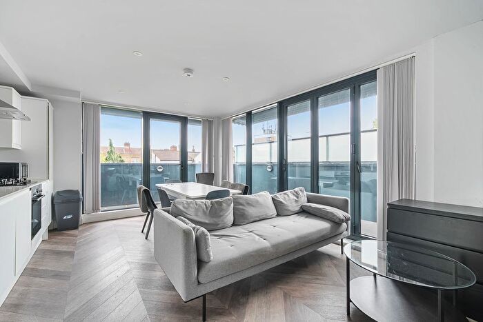 4 Bedroom Flat To Rent In Rotherhithe Old Road, Surrey Quays, SE16