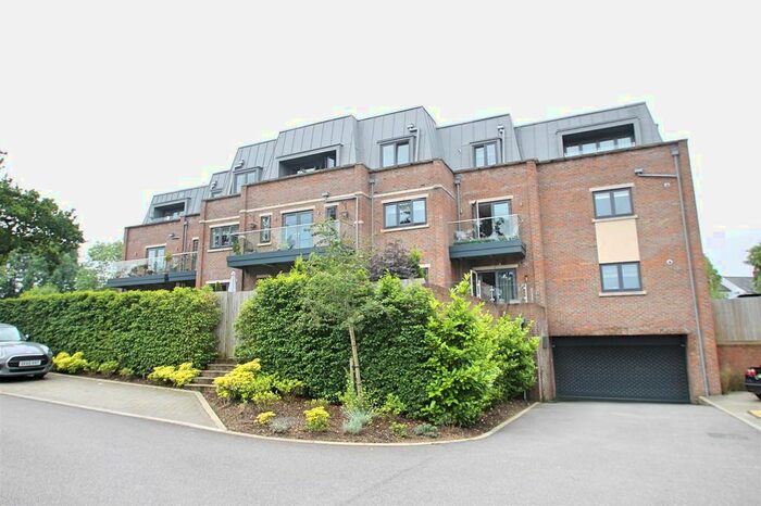2 Bedroom Flat To Rent In Pine Court, Aspen Place, Bushey Heath, Bushey, WD23