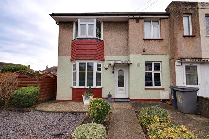 2 Bedroom Flat To Rent In Centrecourt Road, Worthing, BN14