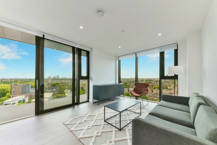 2 Bedroom Apartment To Rent In Willowbrook House, Woodberry Down, London, N4