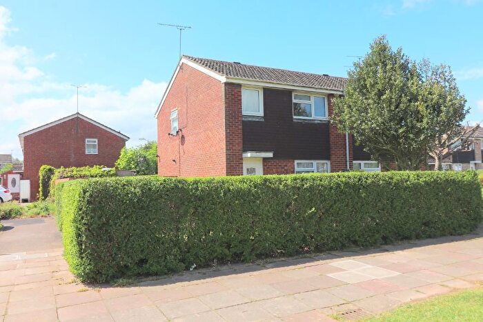 3 Bedroom Semi-Detached House For Sale In Ventnor Gardens, Luton, Bedfordshire, LU3