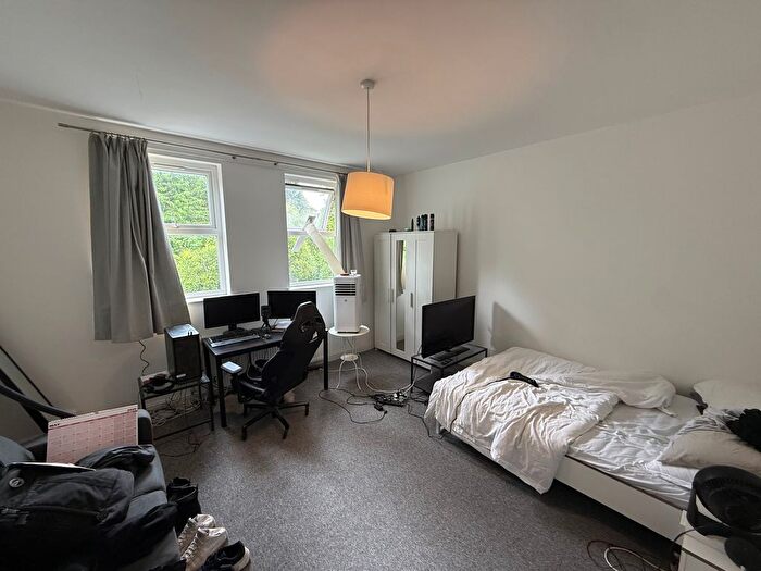 1 Bedroom Flat To Rent In Brook Road, Stockport, SK4
