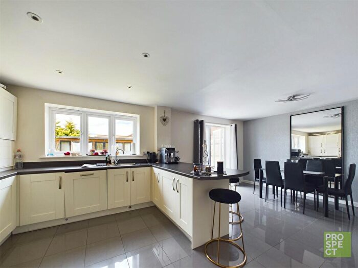 4 Bedroom Detached House For Sale In Glasspool Road, Winnersh, Wokingham, Berkshire, RG41