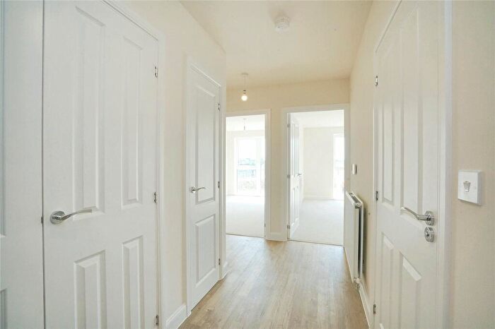 2 Bedroom Apartment To Rent In Genome Close, Cambridge, Cambridgeshire, CB3