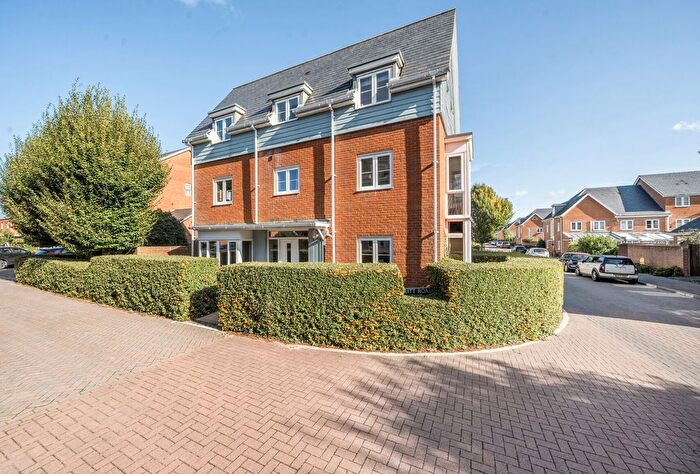 3 Bedroom End Of Terrace House For Sale In Parritt Road, Redhill, Surrey, RH1