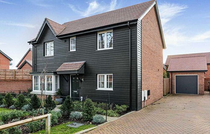 4 Bedroom Detached House For Sale In Pond Coppice, Rotherfield Greys, Henley-On-Thames, RG9