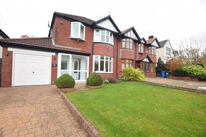 3 Bedroom Semi Detached House For Sale In Mainway, Alkrington, Middleton, M24