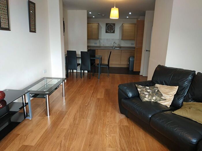 2 Bedroom Flat To Rent In Grays Place, Slough, SL2