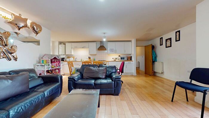 2 Bedroom Flat To Rent In Laugan Walk, London, SE17