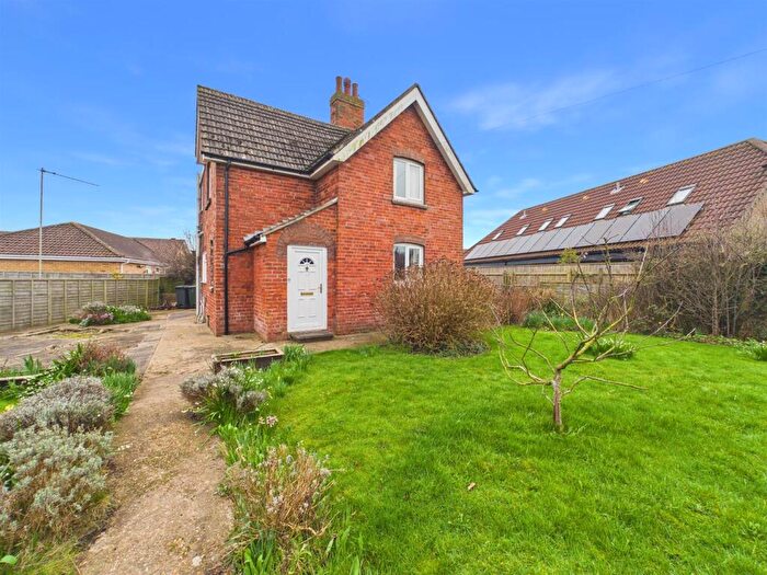 3 Bedroom Detached House For Sale In Huttoft Road, Sutton-On-Sea, LN12