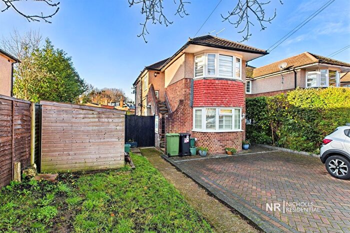 3 Bedroom Maisonette For Sale In St Marys Close, Ewell Village, Surrey., KT17