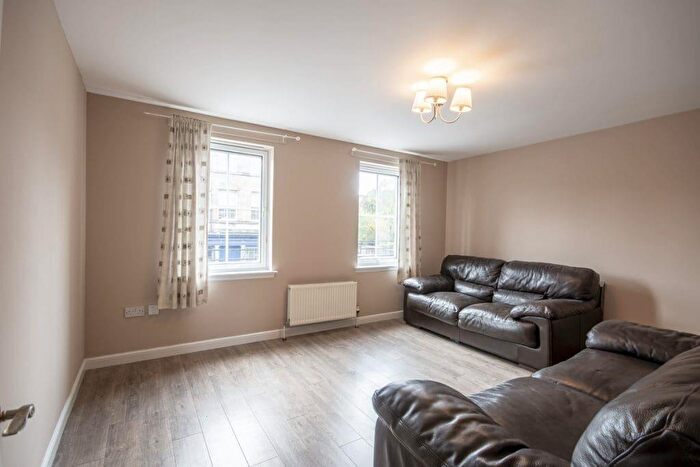 2 Bedroom Flat To Rent In L South Fort Street, Edinburgh, EH6