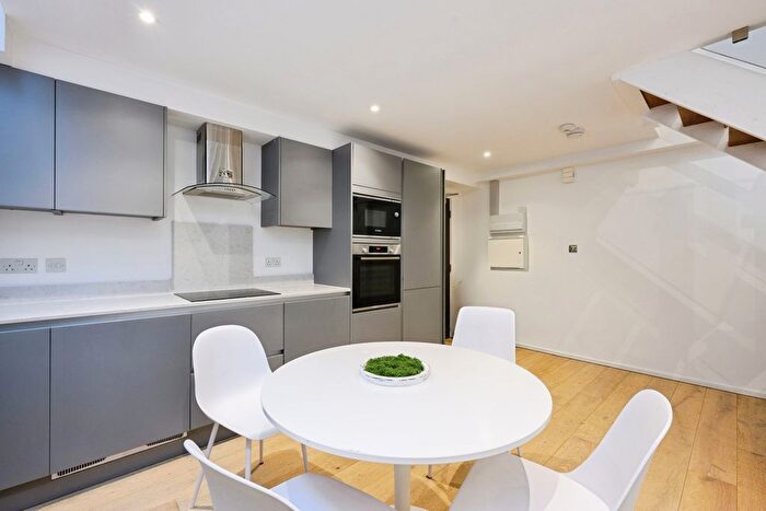 1 Bedroom Flat For Sale In London Road North, Merstham, Redhill, Surrey, RH1