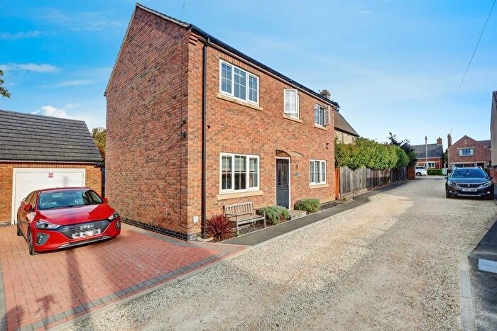 3 Bedroom Detached House For Sale In Monarch Gate, Rushden, NN10