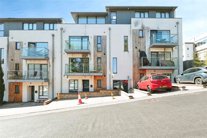 2 Bedroom Flat To Rent In Easton Street, High Wycombe, Buckinghamshire, HP11