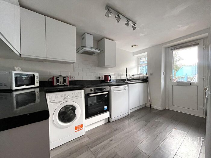 3 Bedroom Flat To Rent In Upton Road, Torquay, TQ1