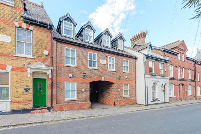 3 Bedroom Town House For Sale In Crow Lane, Rochester, Kent, ME1