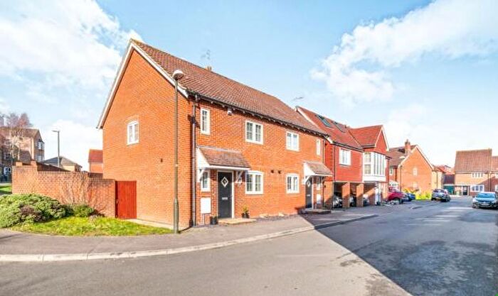 3 Bedroom Property To Rent In Lucas Close, Crawley, RH10
