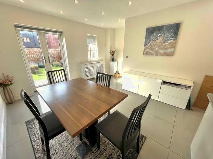 4 Bedroom End Of Terrace House To Rent In Knostrop Quay, Hunslet, Leeds, LS10