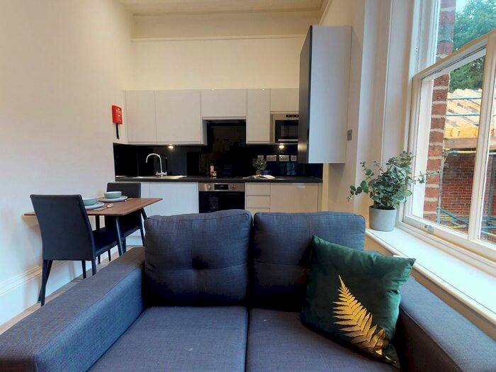 1 Bedroom Flat To Rent In Flat, Hyde Terrace #, LS2