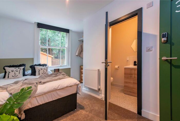 1 Bedroom Apartment To Rent In Massetts Road, Horley, RH6