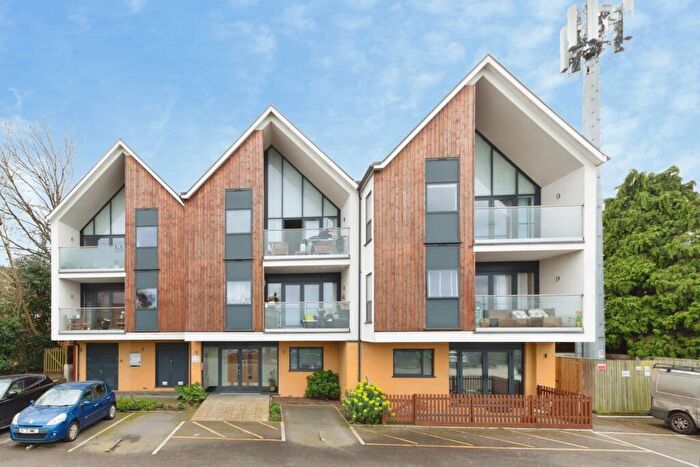 1 Bedroom Flat For Sale In Mollison Drive, Wallington, SM6