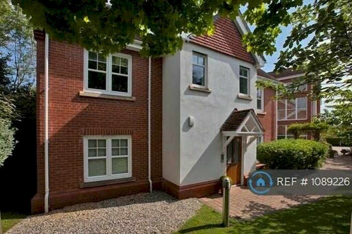 2 Bedroom Flat To Rent In Aliston House, Exmouth, EX8