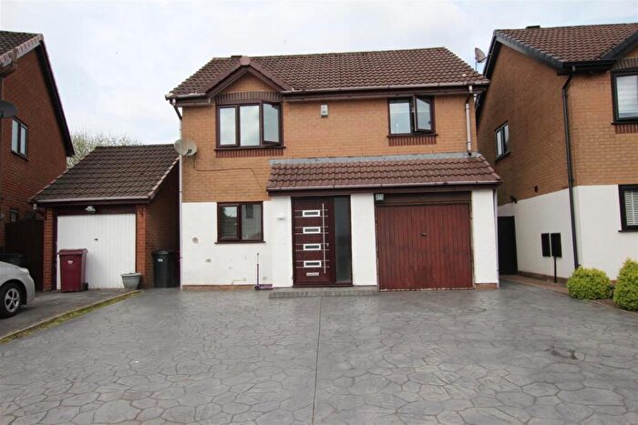 3 Bedroom Detached House For Sale In Baysdale Avenue, Bolton, BL3