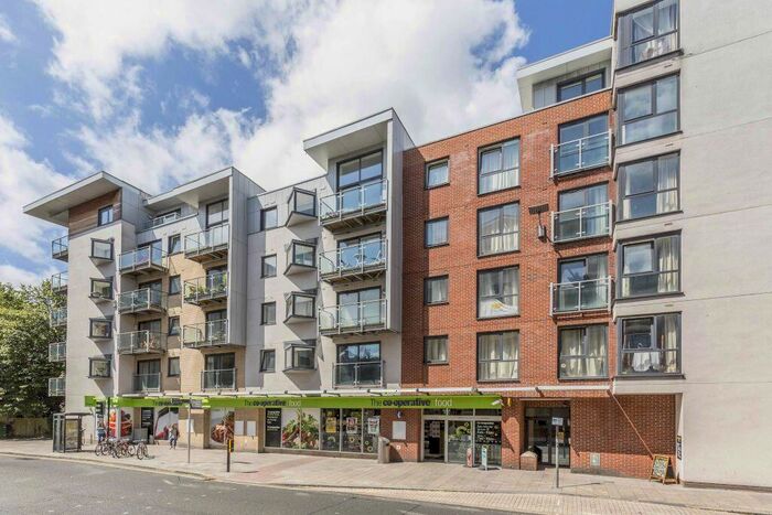 2 Bedroom Apartment To Rent In High Street, SO14