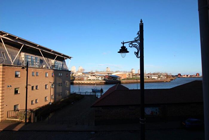 2 Bedroom Apartment To Rent In River View, SR1