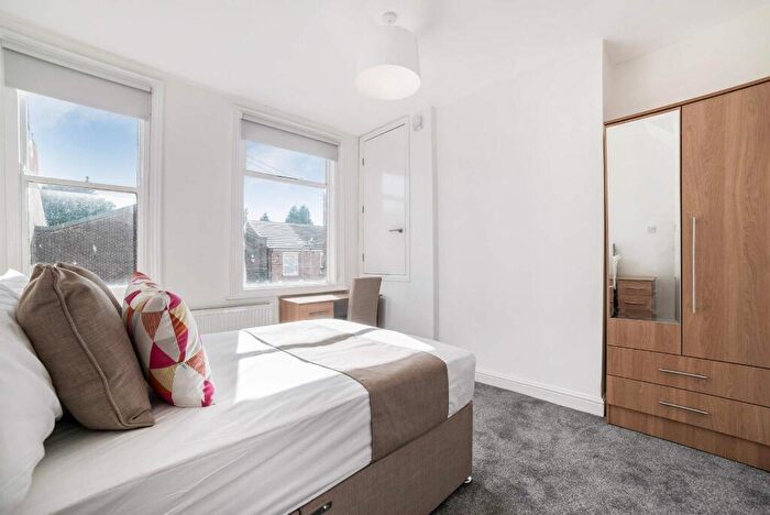 4 Bedroom Terraced House To Rent In Windsor Street - Bedroom House Share (Beeston), NG9