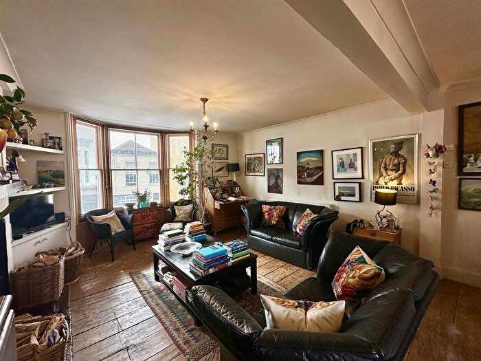 2 Bedroom Flat For Sale In Norman Road, St. Leonards-On-Sea, TN38