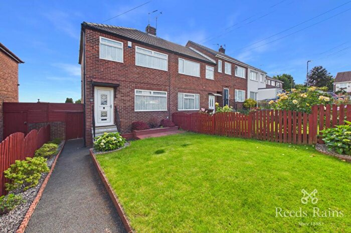 3 Bedroom Semi-Detached House For Sale In Orion Walk, Leeds, West Yorkshire, LS10