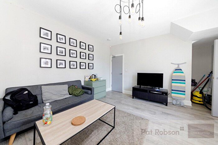 1 Bedroom End Of Terrace House To Rent In Cardigan Terrace Room, Heaton, Newcastle-Upon-Tyne, NE6