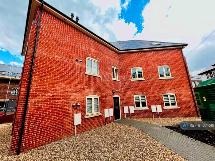 1 Bedroom Flat To Rent In The Cross, Poole, BH14