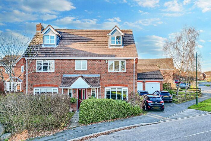 5 Bedroom Detached House For Sale In Grovefield Crescent, Balsall Common, CV7