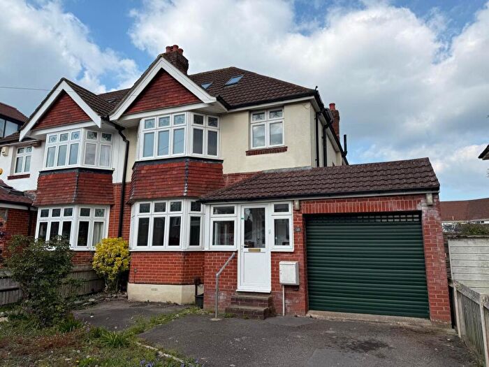 4 Bedroom House To Rent In Luccombe Road, SO15