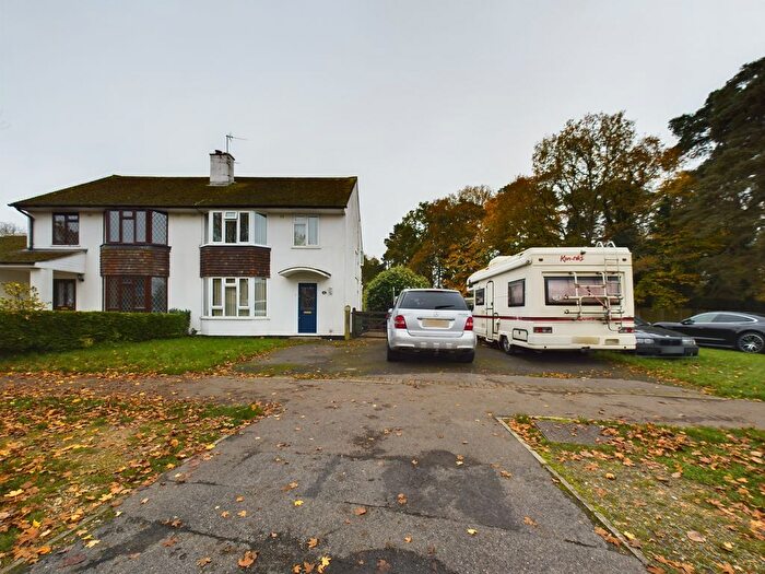 3 Bedroom Semi-Detached House For Sale In Portway, Tadley, RG26