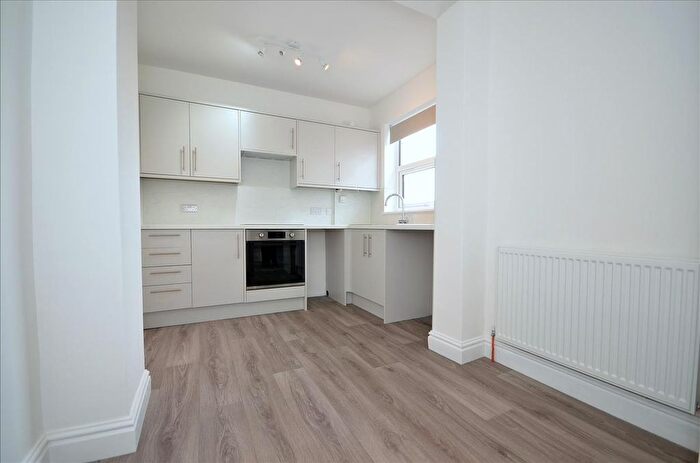 2 Bedroom Maisonette To Rent In Washbrook Road, Rushden, Northamptonshire, NN10