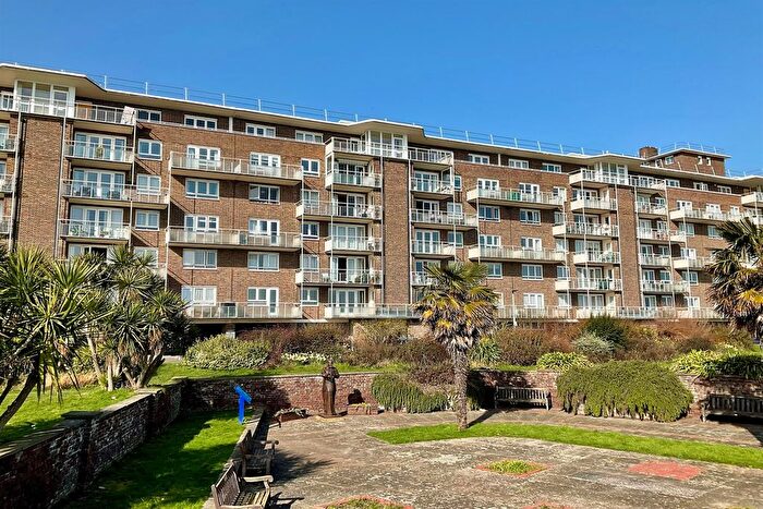 2 Bedroom Flat For Sale In The Gateway, Dover, CT16