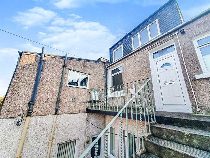 3 Bedroom Maisonette To Rent In Wellesley Road, Methil, Leven, KY8