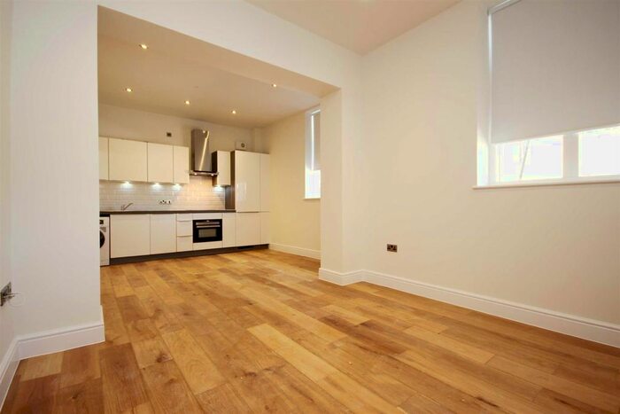 2 Bedroom Flat To Rent In Quant Building, - Church Hill, Walthamstow, E17