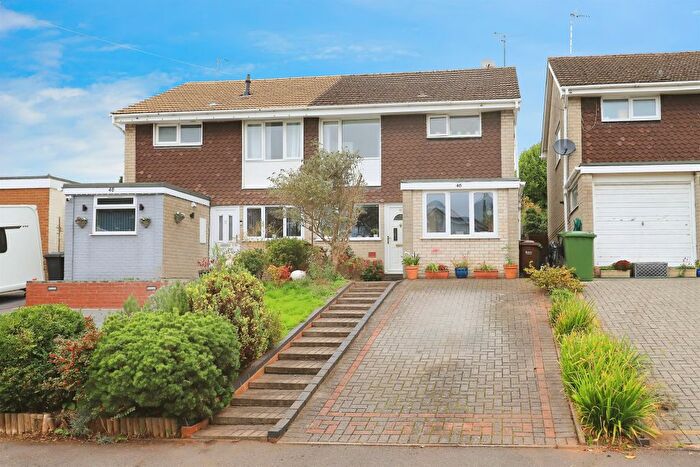 3 Bedroom Semi-Detached House For Sale In Ferndale Crescent, Kidderminster, DY11