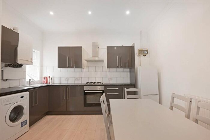 1 Bedroom Flat To Rent In Woodgrange Road, Forest Gate, London, E7