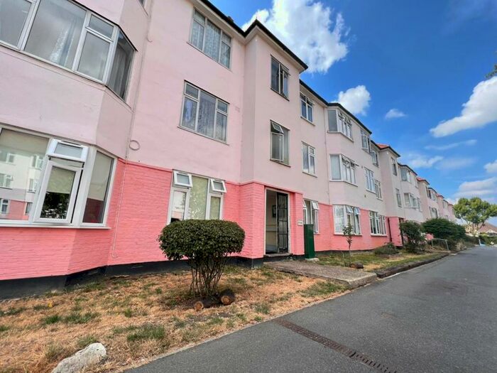 2 Bedroom Flat To Rent In Chinbrook Road, London, SE12