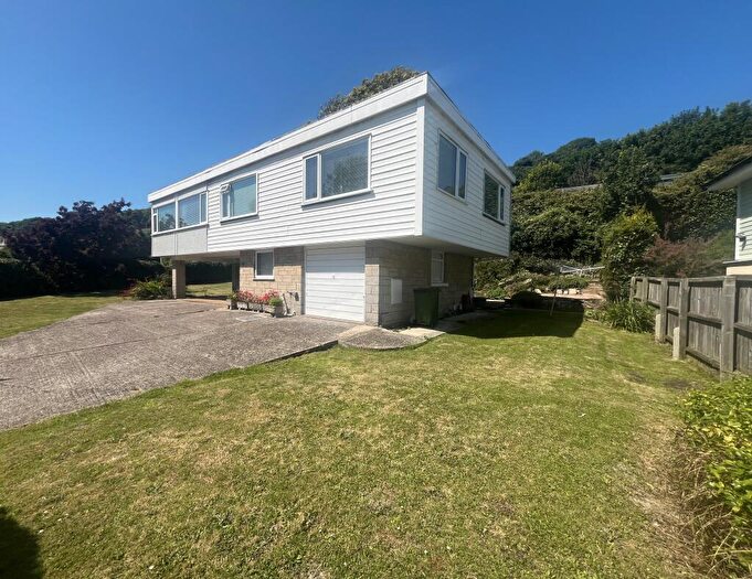 3 Bedroom Detached House To Rent In Castle Close, Ventnor, PO38