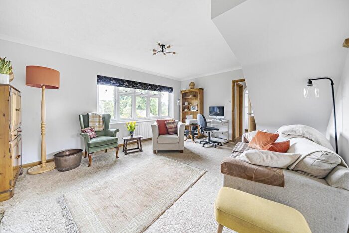 4 Bedroom Detached House For Sale In Alton Road, South Warnborough, Hook, Hampshire, RG29