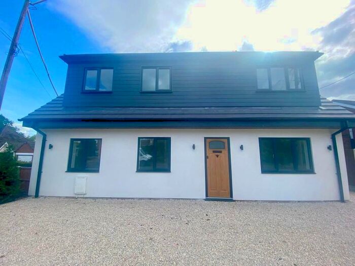 4 Bedroom Detached House To Rent In Frimley, GU16